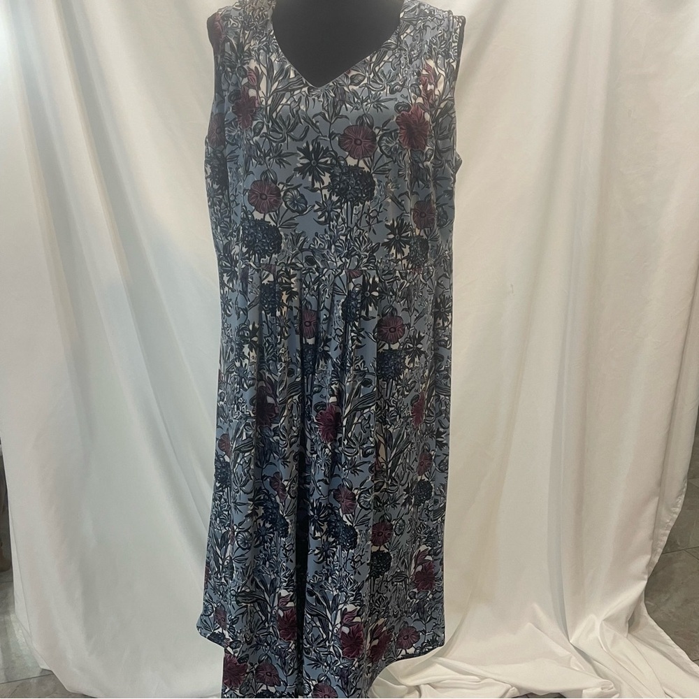 Roaman’s floral V-Neck Women’s Midi Dress - Blue and Red size 16W. Pre-owned.